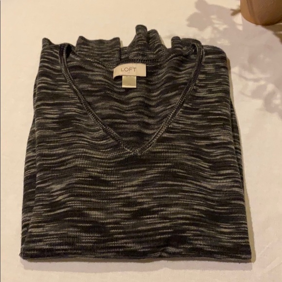 Ann Taylor Loft V-neck sweater - Picture 1 of 9